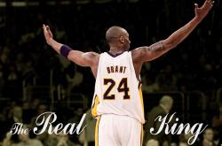 开云体育-赛道与球场的双重奏，当F1争冠焦点遇上开拓者铁血防守