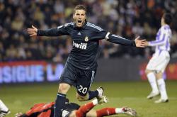 开云体育官方网站-浓眉关键时刻站出来，活塞血拼马刺，一场定义坚韧的经典对决