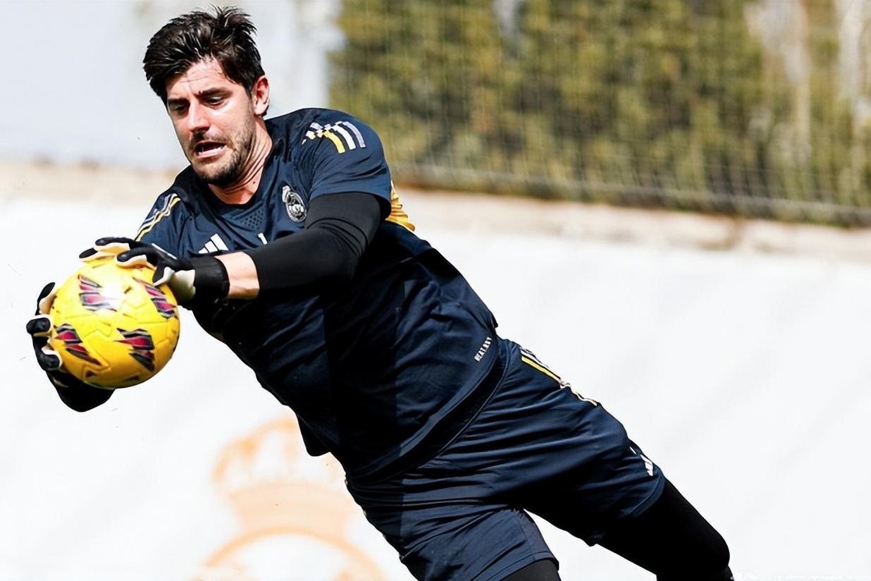 巴西横扫中国，库尔图瓦高光表现