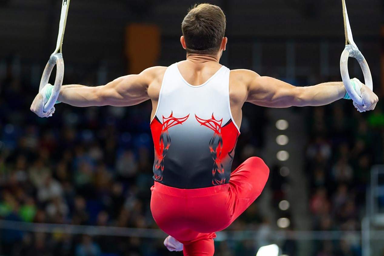 关于顽强意志！运动员顶住压力展现本色的信息