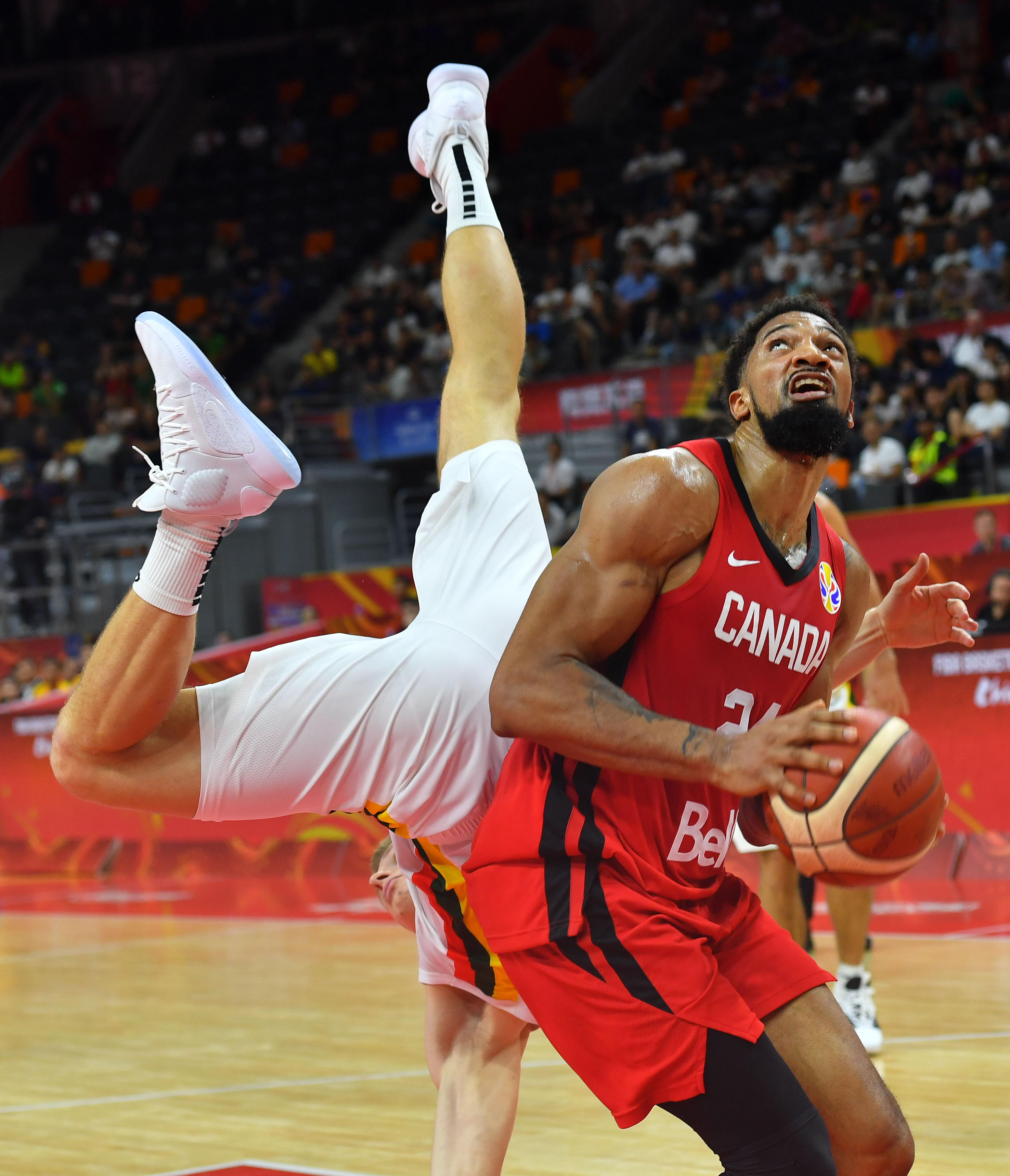 俄罗斯队战胜立陶宛队，取得三分