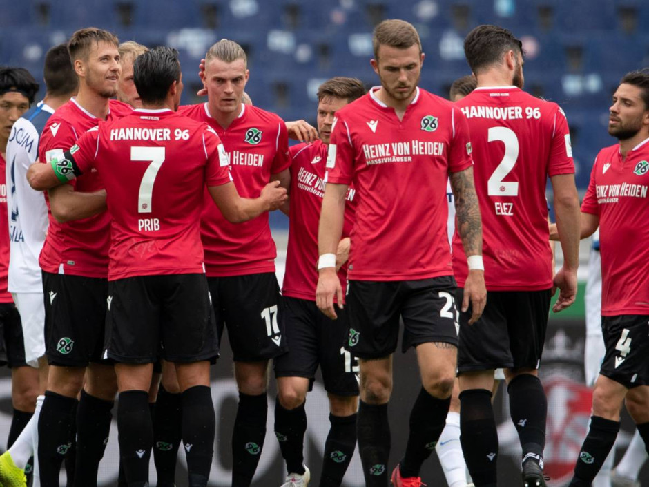 科隆主场战胜汉诺威，结束连败的简单介绍