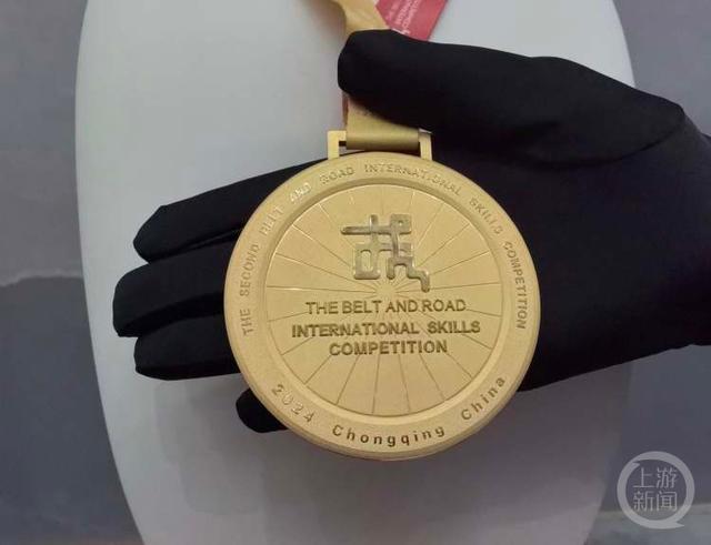 波兰选手在田径比赛中获得铜牌的简单介绍