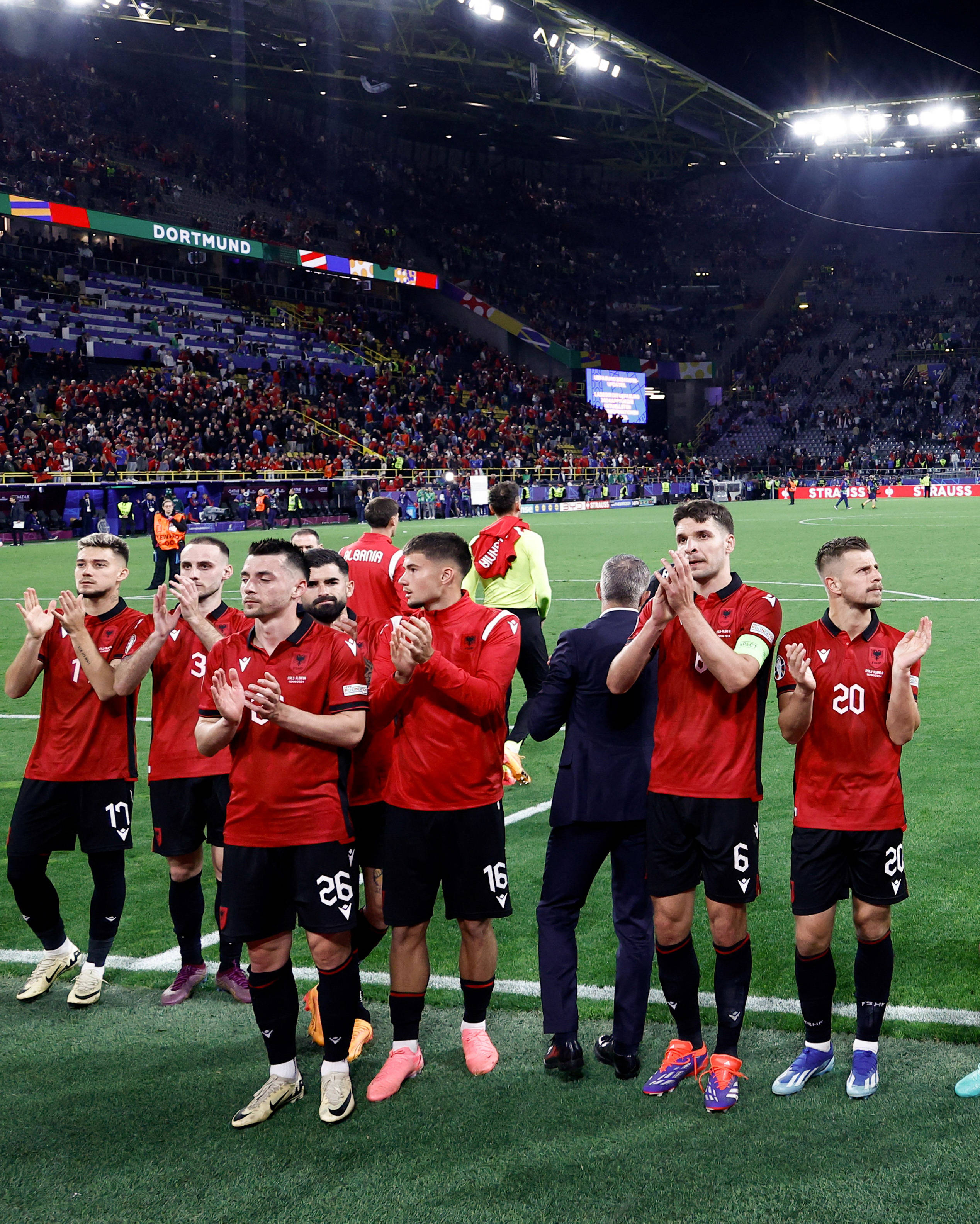 欧洲足球赛事惊险对决引人入胜 欧洲足球赛事惊险对决引人入胜