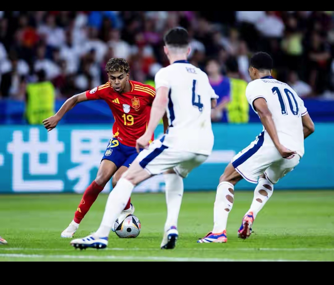 欧洲足球赛事惊险对决引人入胜 欧洲足球赛事惊险对决引人入胜