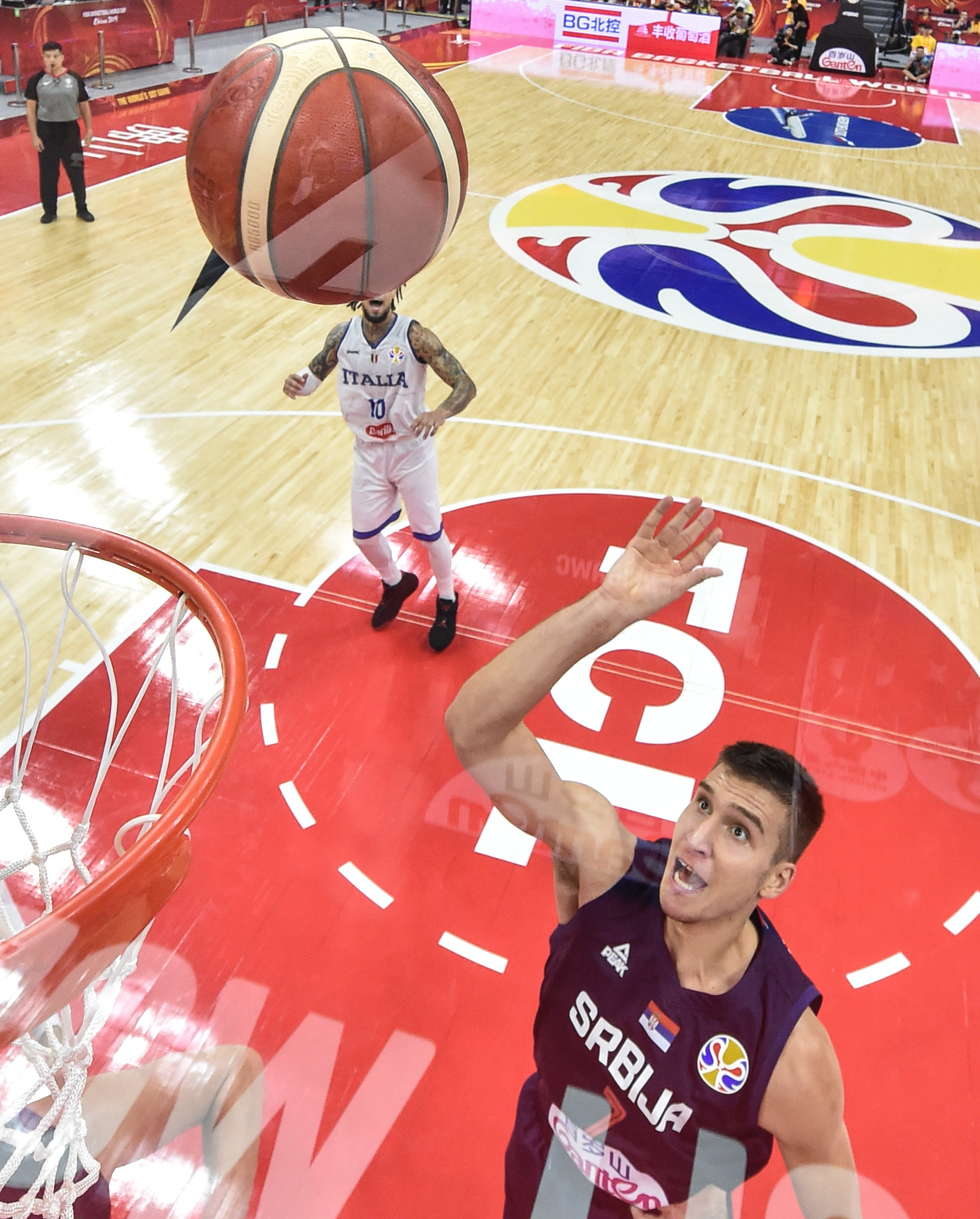 魔术强势塞尔维亚男篮，乔治·希尔统治全场的简单介绍