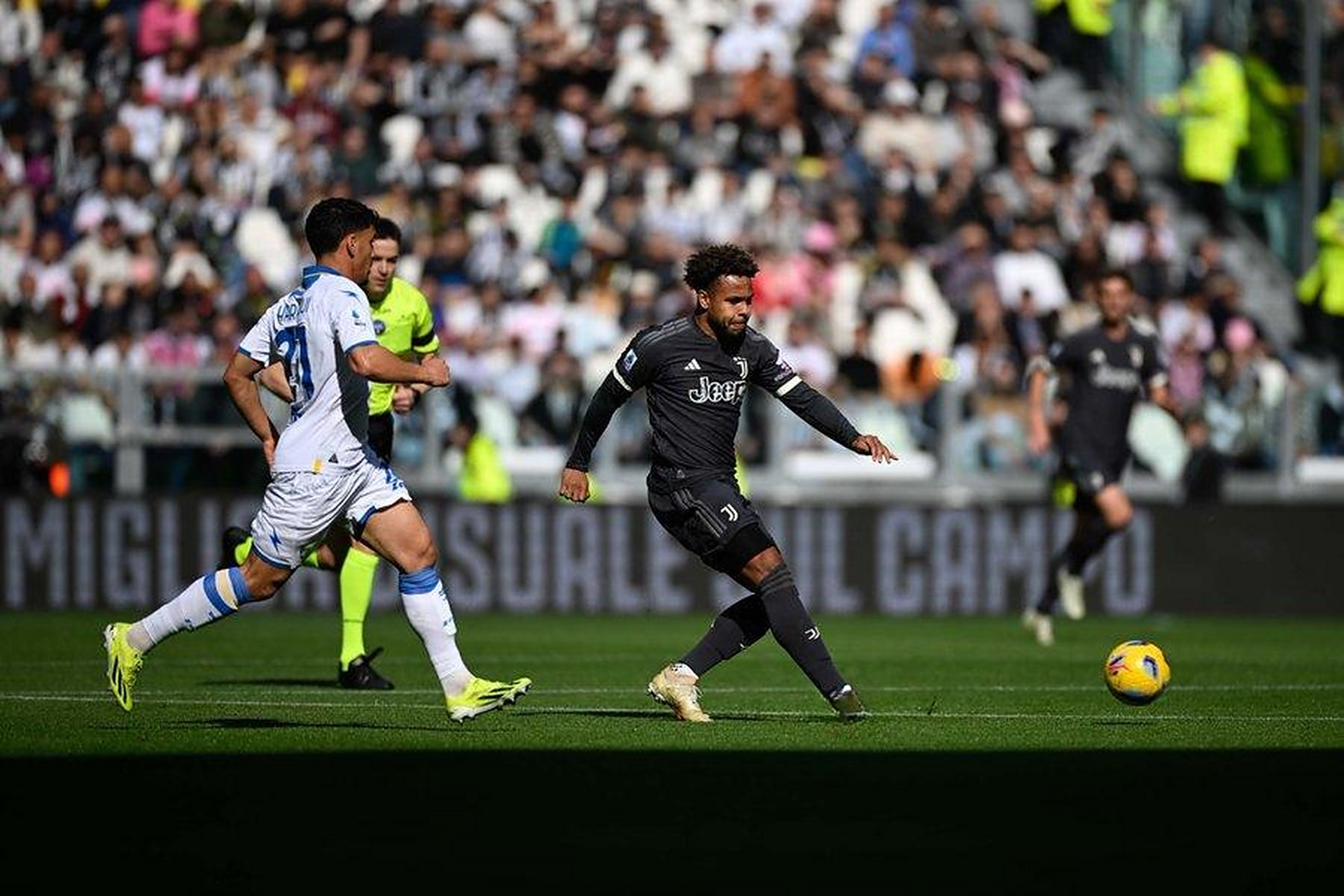 关于尤文图斯中场连争制造进球，奠定胜因的信息