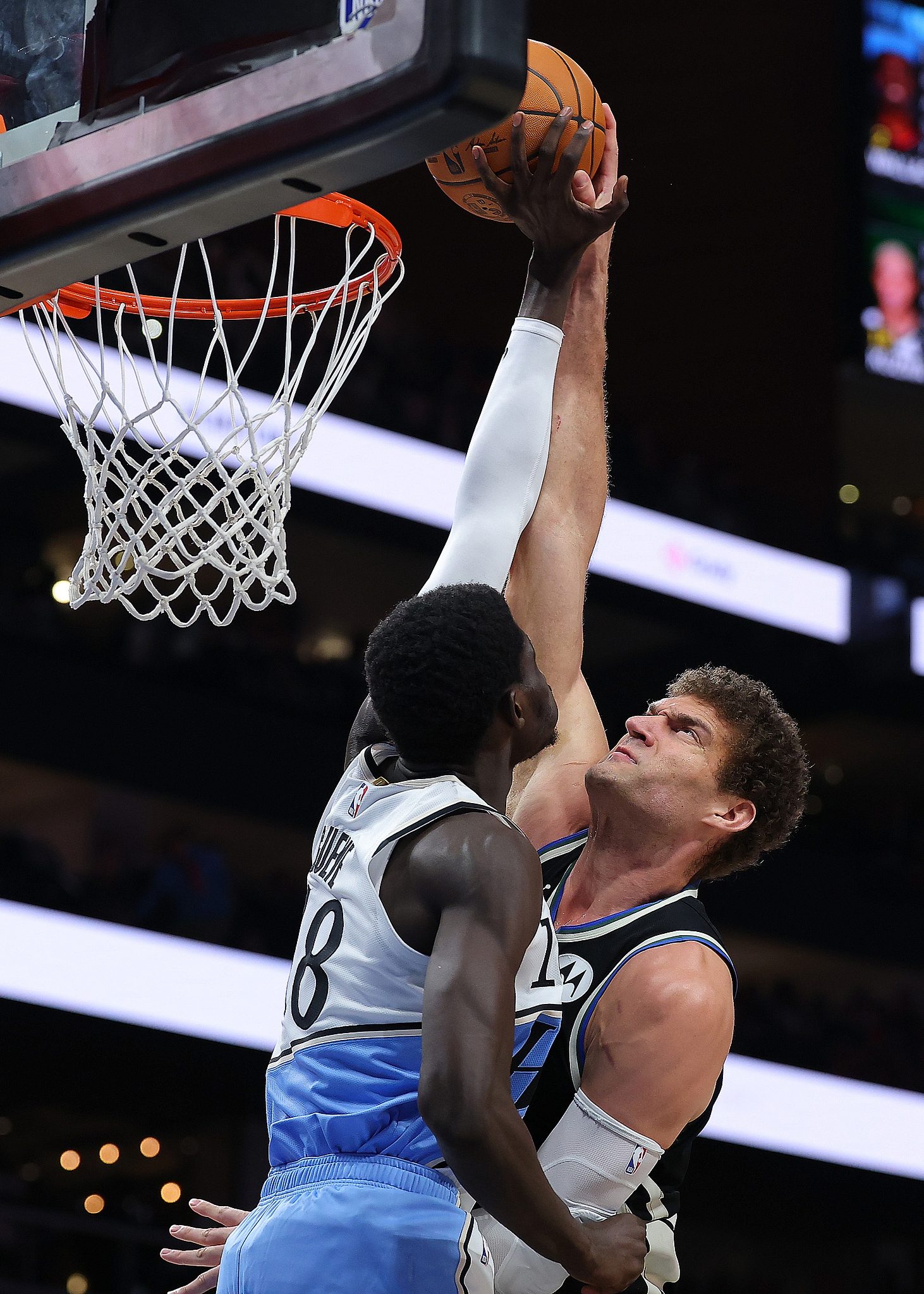 篮网完胜雄鹿，加里纳利统治全场的简单介绍