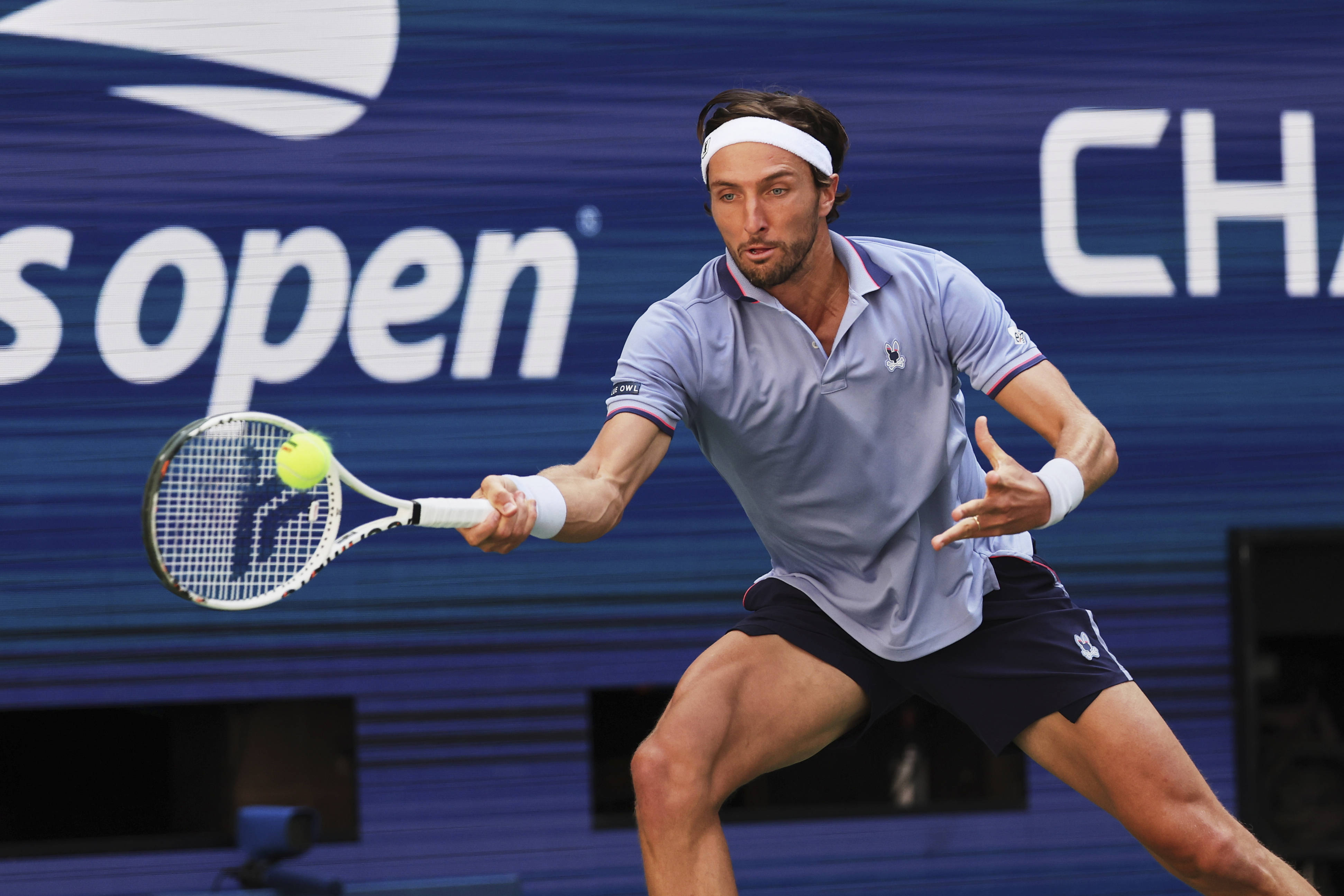 意大利网球队力克日本网球队，阿尔卡拉斯绝境逆转