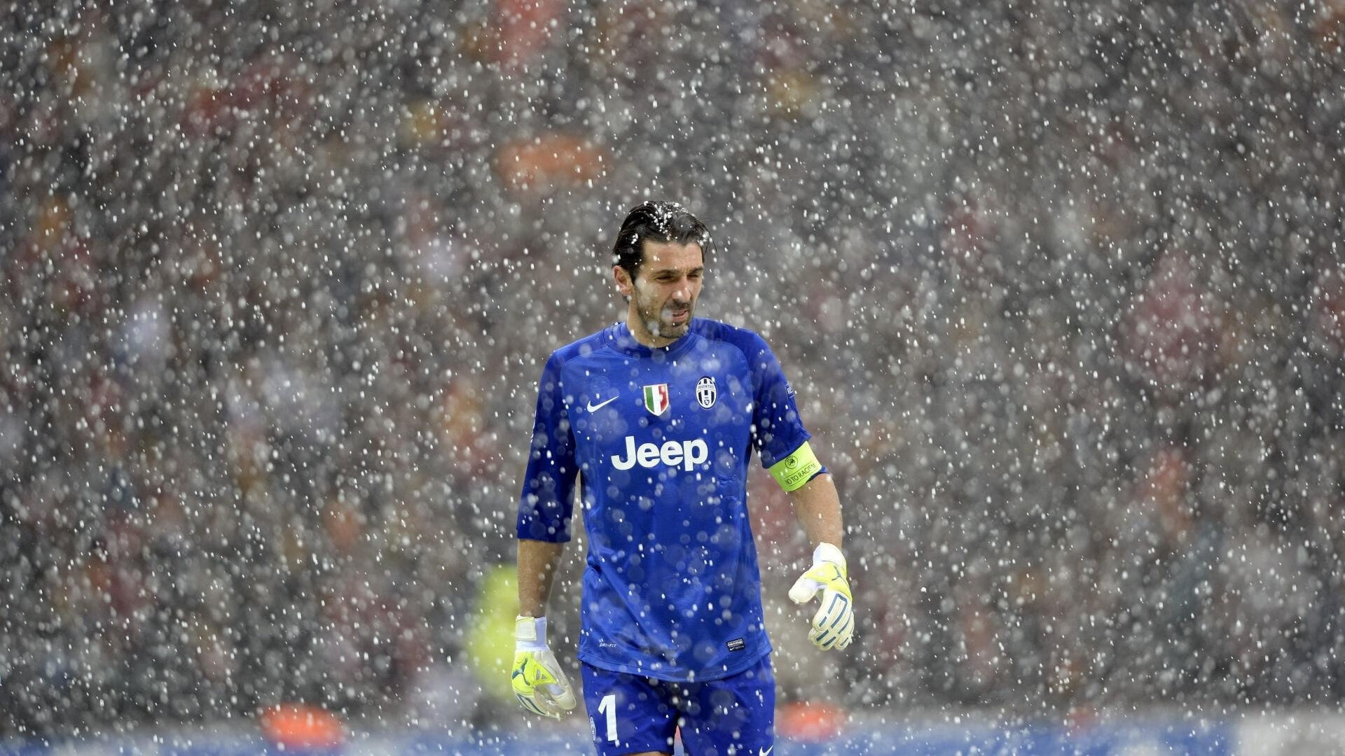 巴黎对阵安哥拉，德布劳内里程碑之夜，一场跨越足球世界的对话